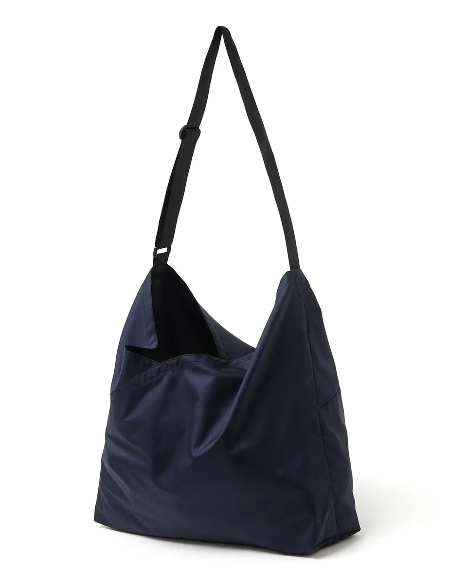 hobo】PACKABLE AZUMA SHOULDER BAG M - POLY RIPSTOP - / Navy – TOKIS