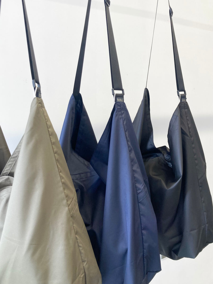 hobo】PACKABLE AZUMA SHOULDER BAG M - POLY RIPSTOP - / Black hobo】PACKABLE AZUMA SHOULDER BAG M - POLY RIPSTOP - / Black