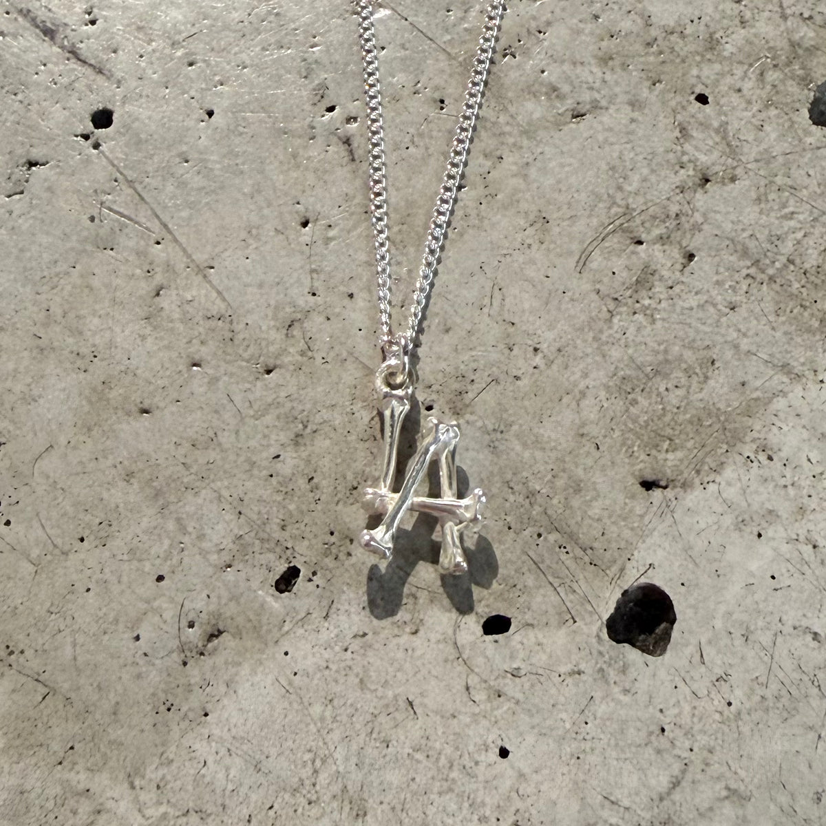 END CUSTOM JEWELLERS】BONE SHAPED 
