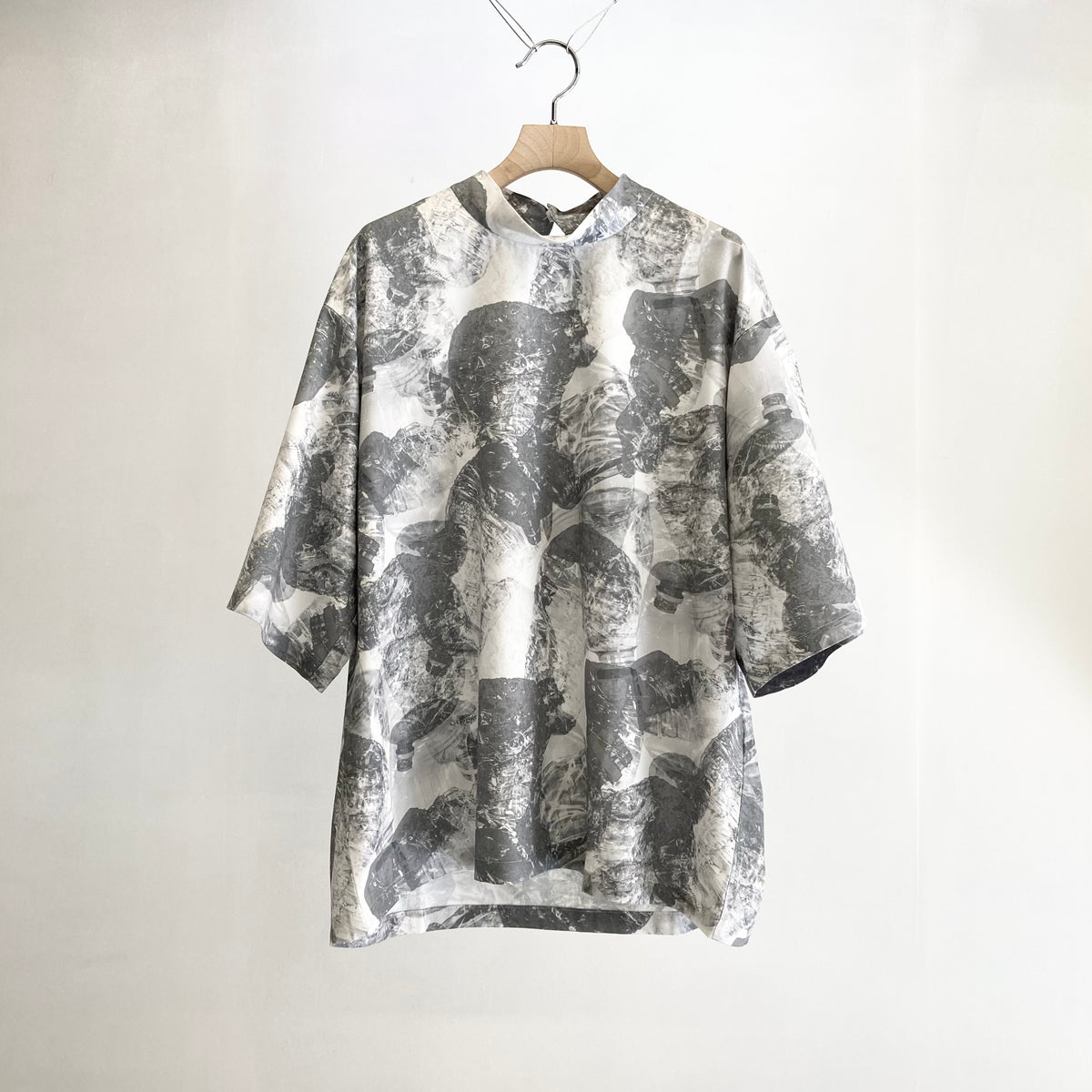 m's braque　MOCKNECK TEE 　モックネック　総柄 m's braque】MOCKNECK TEE / Grey-Bottles – TOKIS
