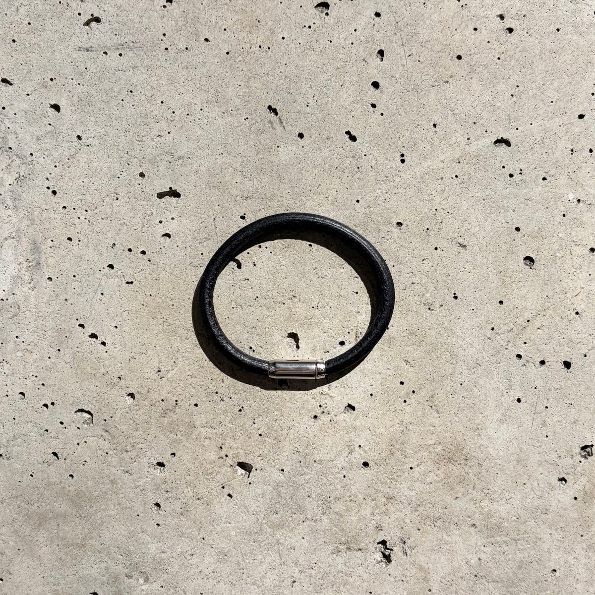 END CUSTOM JEWELLERS】MAGNETIC LEATHER BRACELET 5 / Silver × Black