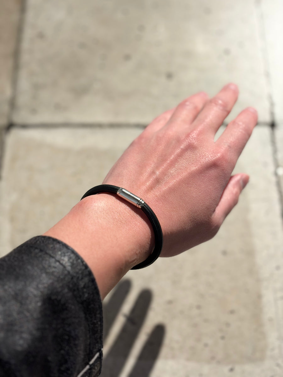 END CUSTOM JEWELLERS】MAGNETIC LEATHER BRACELET 5 / Silver × Black