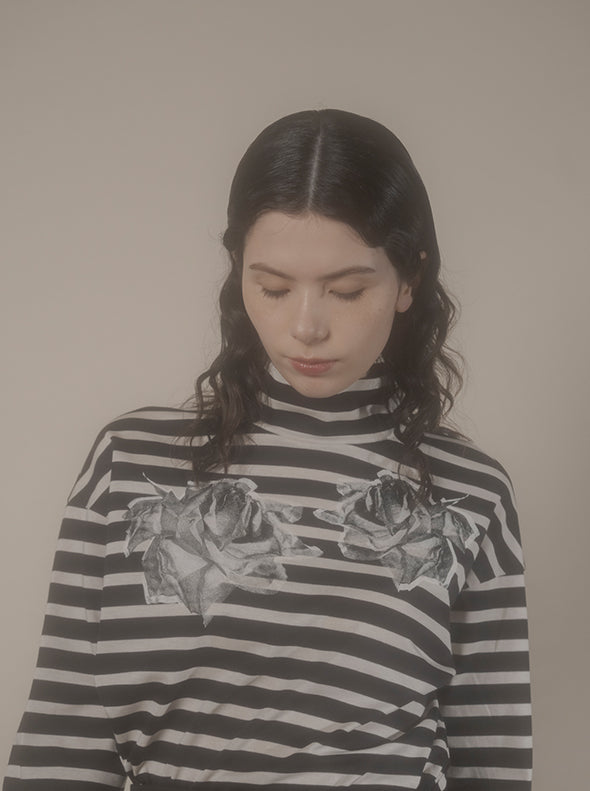 【RURI W. / ルリ】STRIPE ROSE PRINT T-SHIRT / Black × Ivory