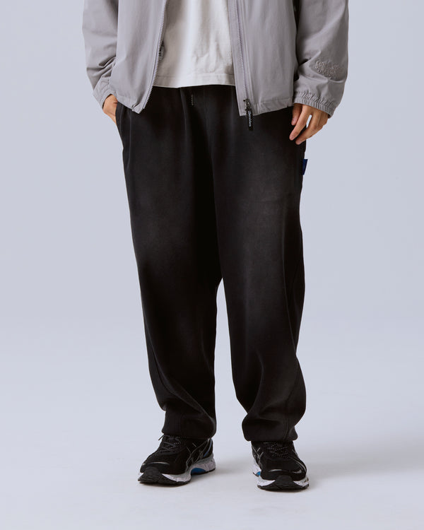 【 Liberaiders 】GARMENT DYED SWEATPANTS / Black