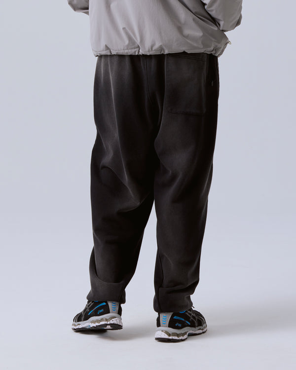 【 Liberaiders 】GARMENT DYED SWEATPANTS / Black