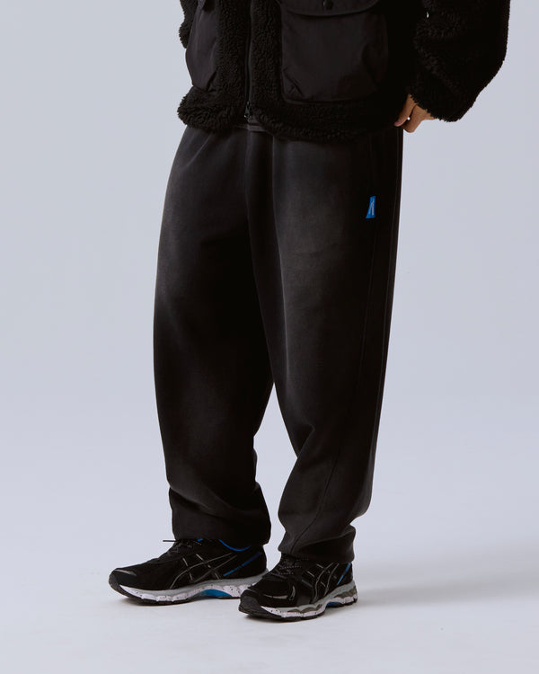 【 Liberaiders 】GARMENT DYED SWEATPANTS / Black