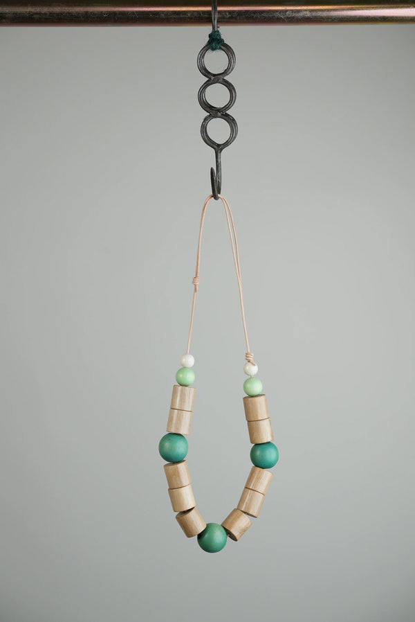 【m's braque】GERMAN WOOD BEADS NECKLACE / Green × Natural