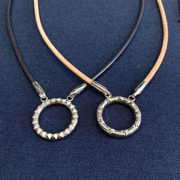 【END CUSTOM JEWELLERS】EYEGLASSES HOLDER NECKLACE - STUDS / Silver × Black