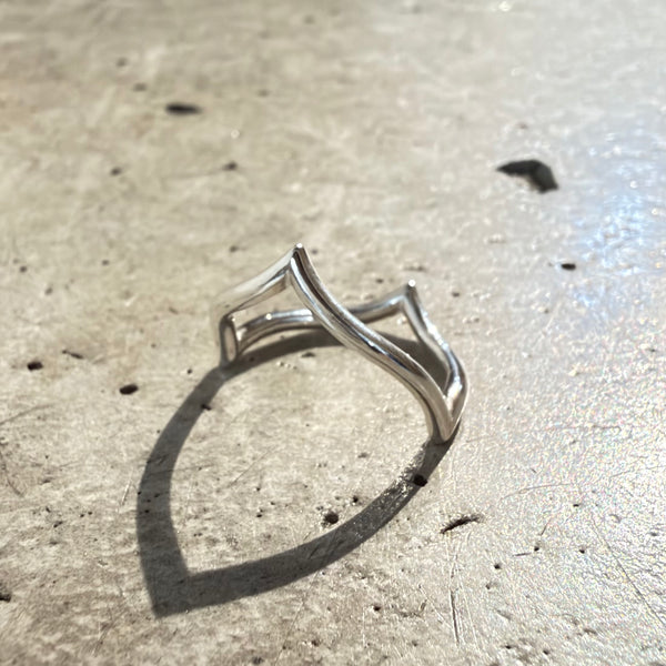 【END CUSTOM JEWELLERS】SILENT FANG RING / Silver