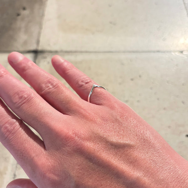 【END CUSTOM JEWELLERS】SILENT FANG RING / Silver