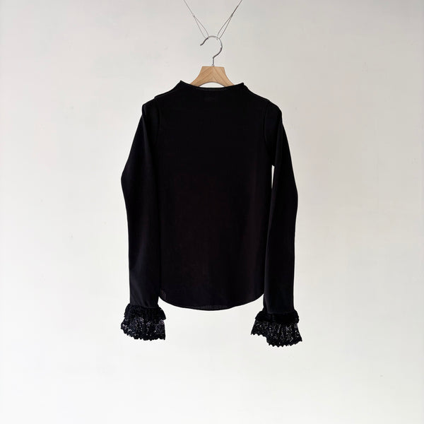 【 RhodolirioN 】RIBBED LACE CUFF PULLOVER TEE / Black