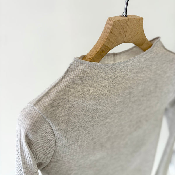 【 RhodolirioN 】RIBBED LACE CUFF PULLOVER TEE / H. Grey