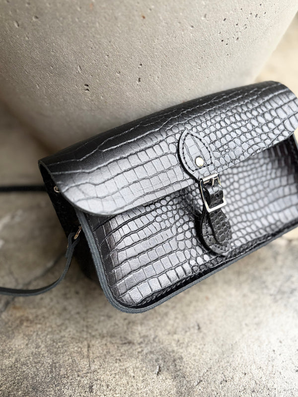 【 CAMBRIDGE SATCHEL 】THE MINI - ONE BUCKLE - / Black (Croc-Embossed)