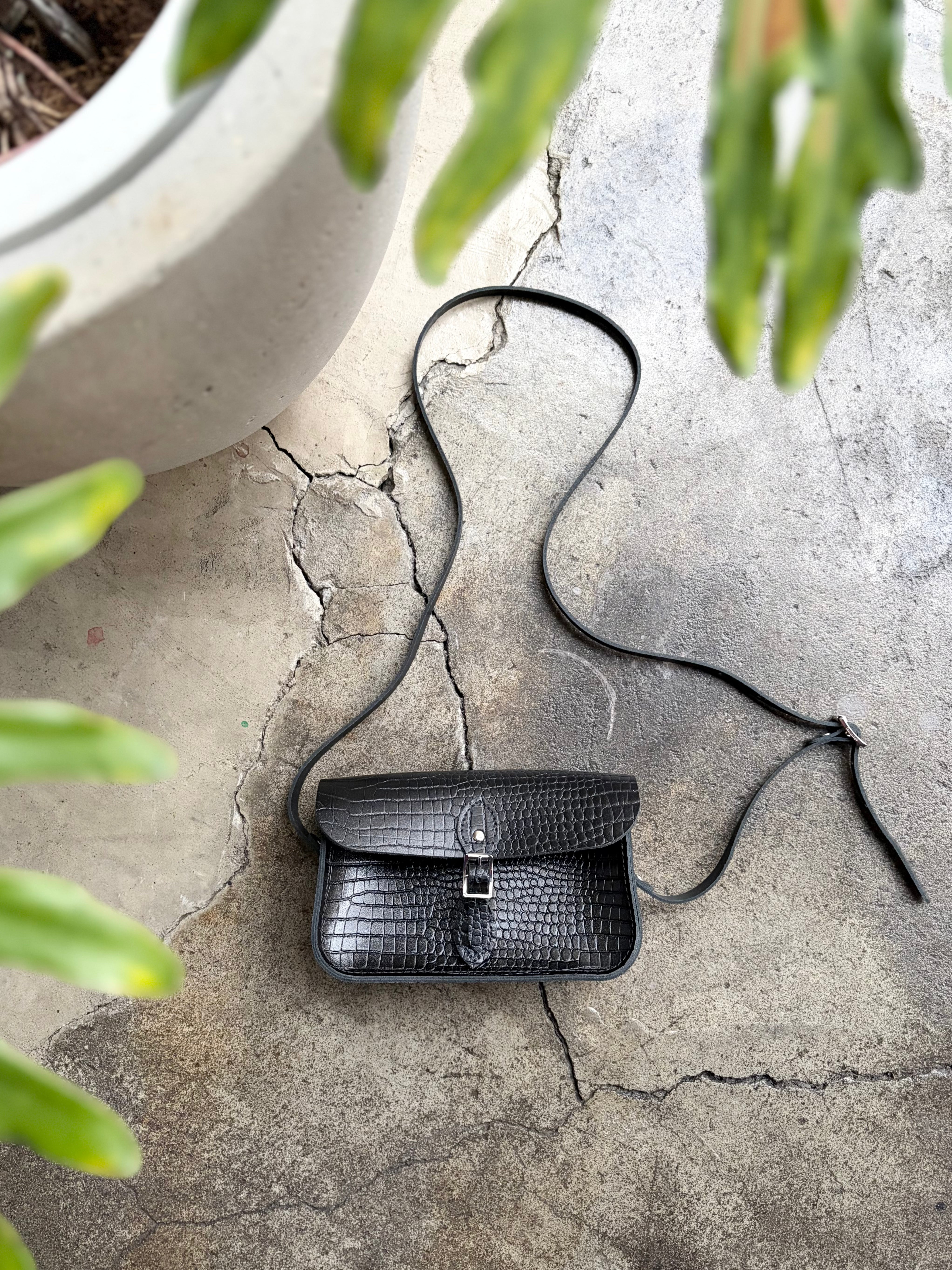 CAMBRIDGE SATCHEL 】THE MINI - ONE BUCKLE - / Black (Croc-Embossed