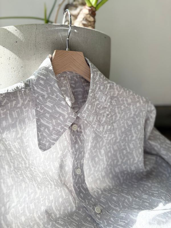 【m's braque】DOG EAR COLLAR SHIRT / Grey