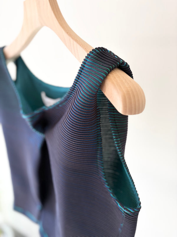 【 BIFURCATUM 】TANK TOP/ Green