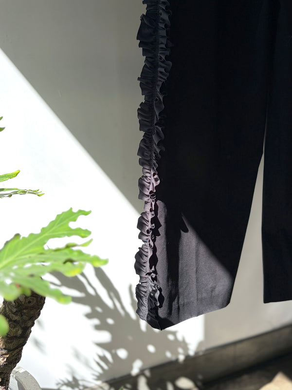 【 RhodolirioN 】FRILL SIDE FLARE PANT - TWILL - / Black