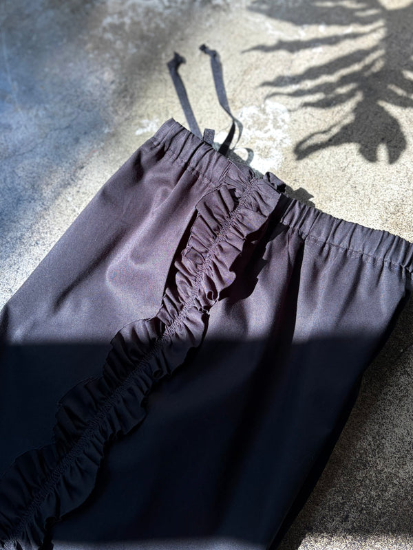 【 RhodolirioN 】FRILL SIDE FLARE PANT - TWILL - / Black