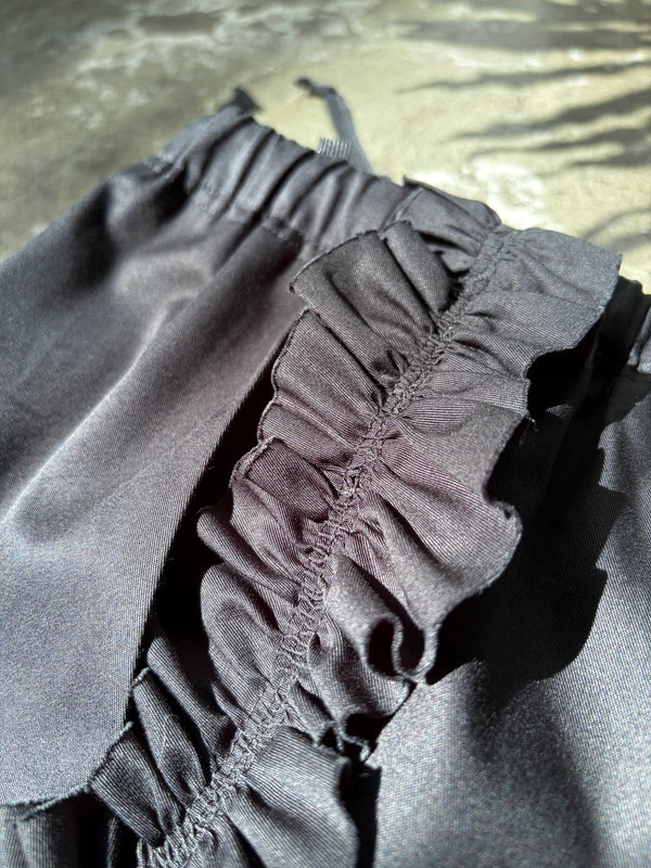 【 RhodolirioN 】FRILL SIDE FLARE PANT - TWILL - / Black