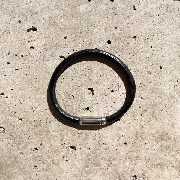 【END CUSTOM JEWELLERS】MAGNETIC LEATHER BRACELET 5 / Silver × Black Leather