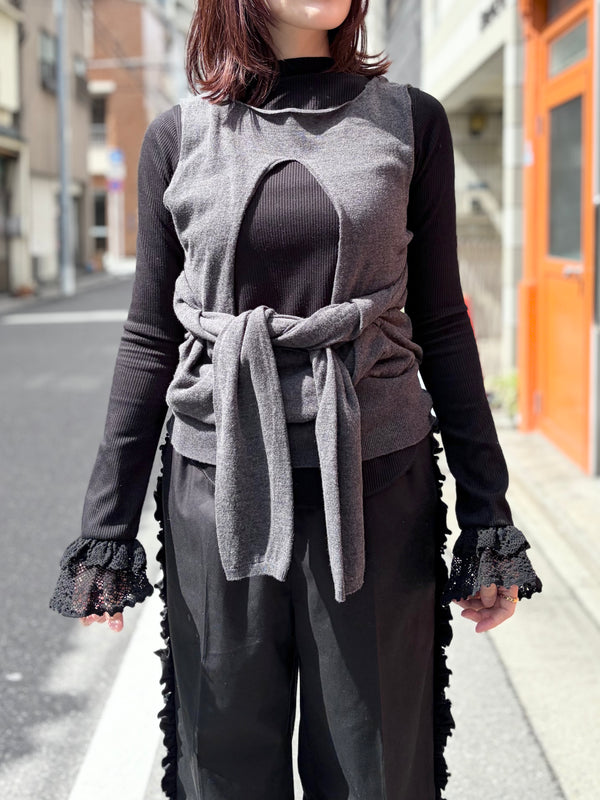 【 RhodolirioN 】RIBBED LACE CUFF PULLOVER TEE / Black