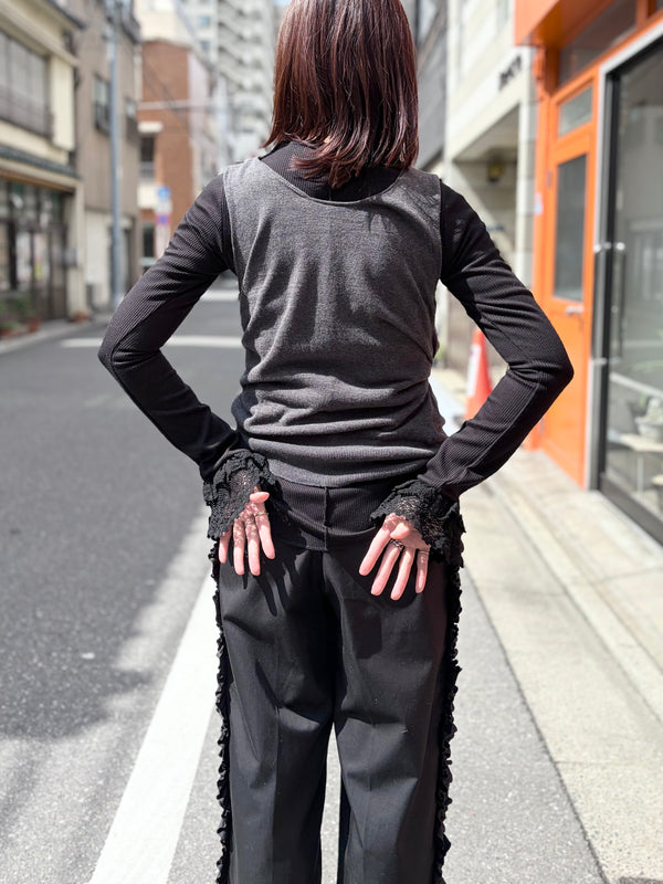 【 RhodolirioN 】RIBBED LACE CUFF PULLOVER TEE / Black