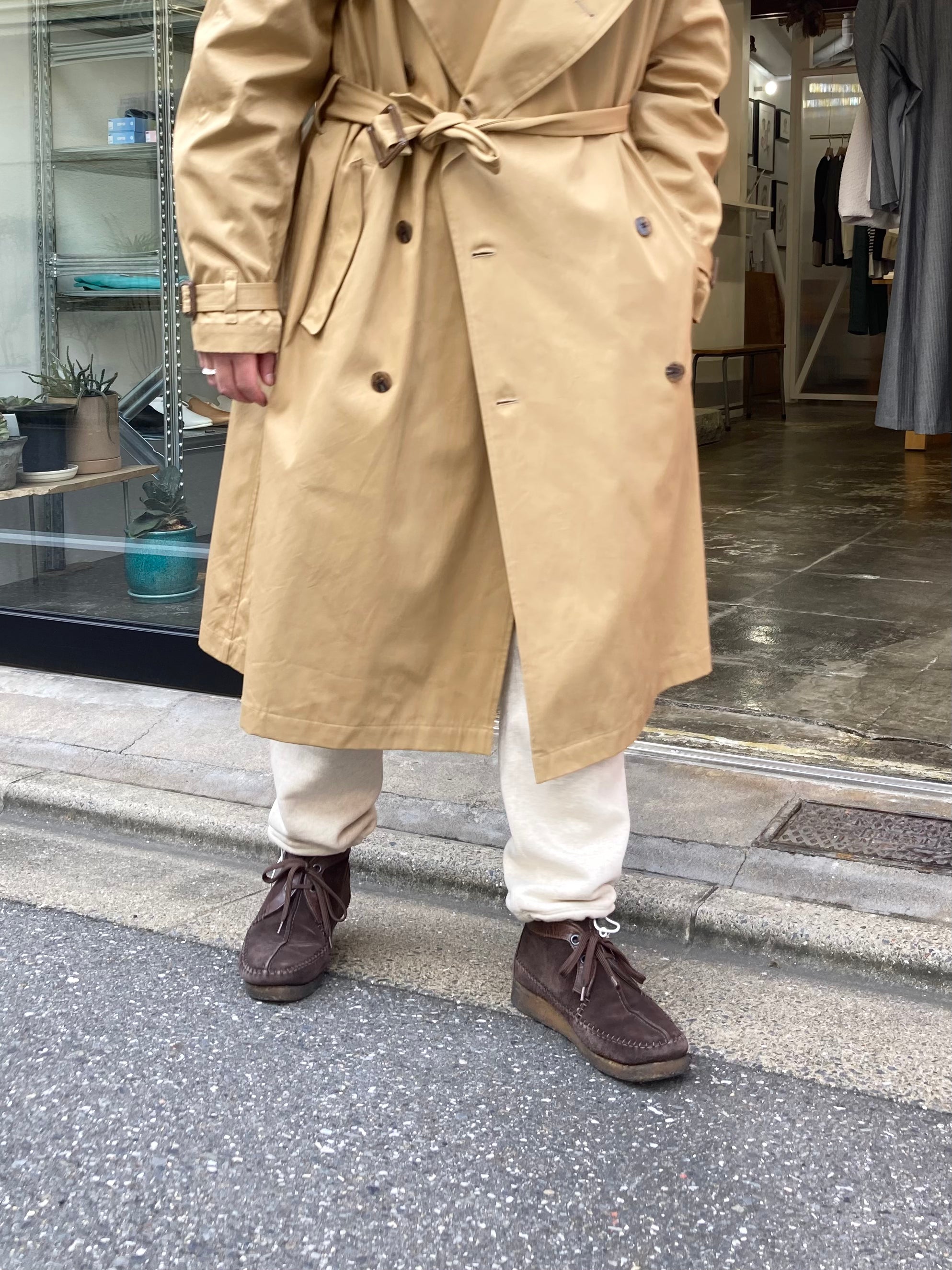 ES : S】TRENCH COAT - High Twist Cotton Gabardine - / Dark Beige – TOKIS