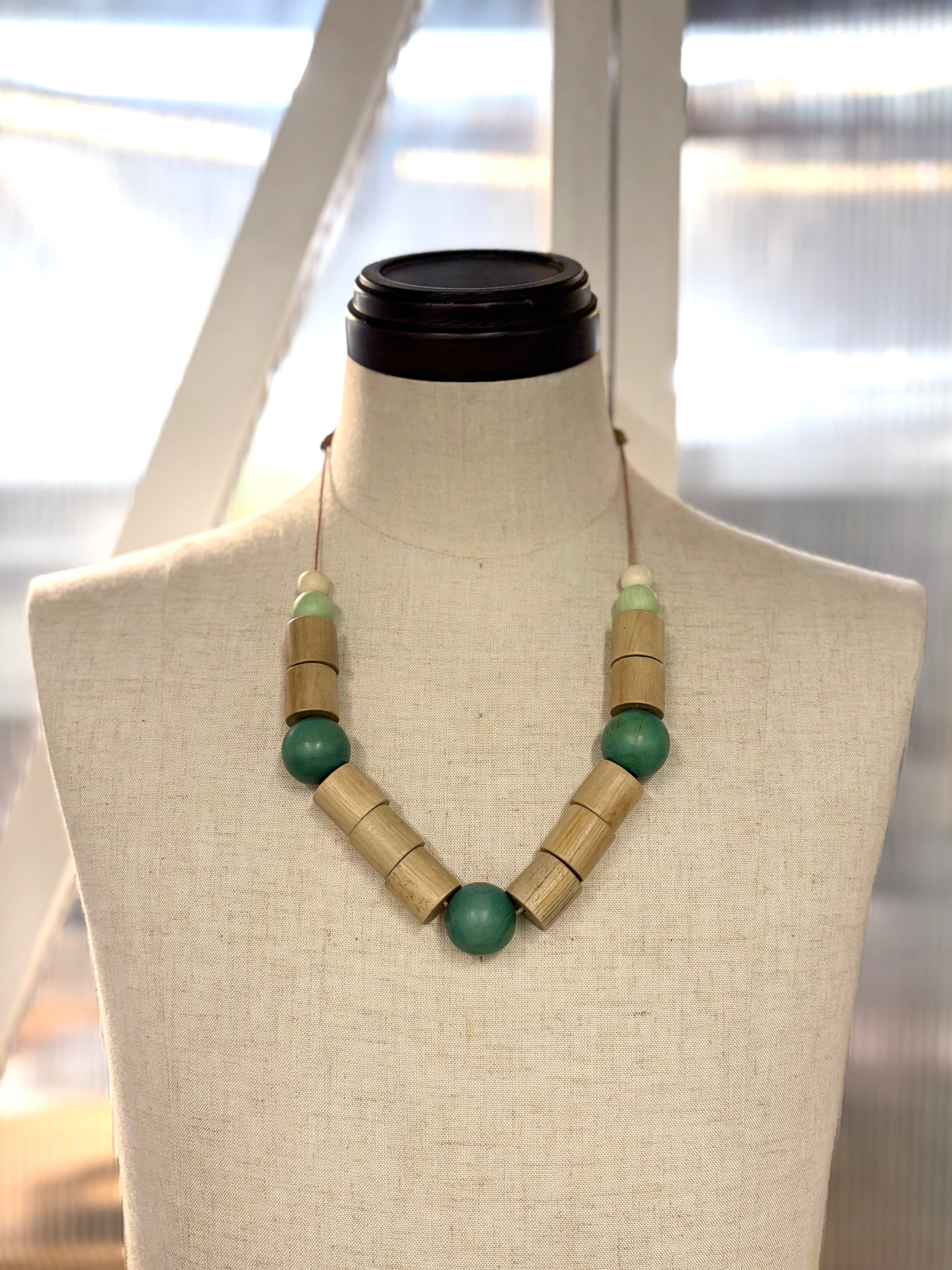 m's braque】GERMAN WOOD BEADS NECKLACE / Green × Natural – TOKIS m's braque】GERMAN WOOD BEADS NECKLACE / Green × Natural – TOKIS