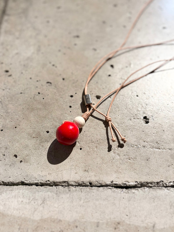 【m's braque】LEATHER CORD CERAMIC & WOODS NECKLACE / Red
