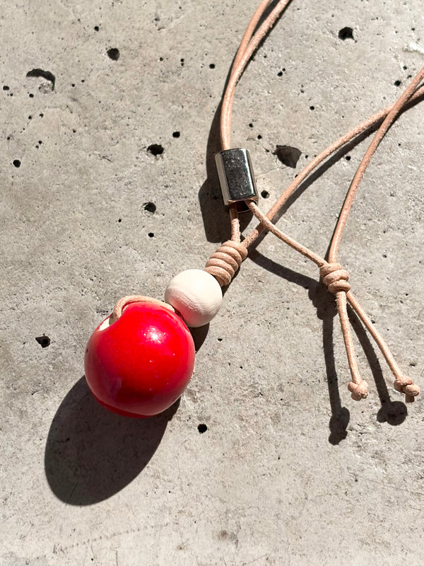【m's braque】LEATHER CORD CERAMIC & WOODS NECKLACE / Red