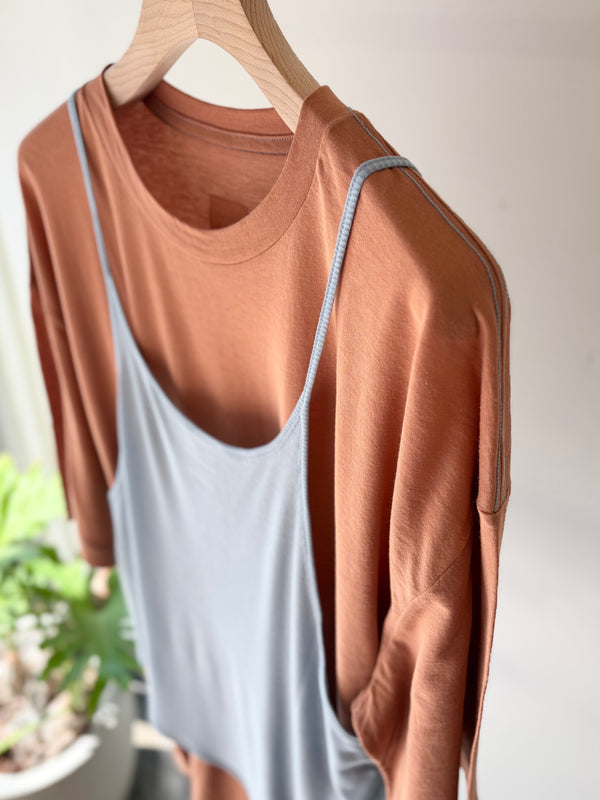 【 RhodolirioN 】CAMISOLE TOP & LOOSE FITTING TEE - UNIT TOPS - / Beige