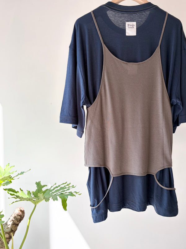 【 RhodolirioN 】CAMISOLE TOP & LOOSE FITTING TEE - UNIT TOPS - / Navy