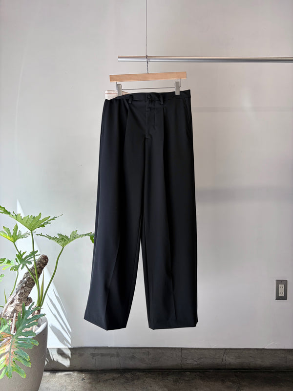 【 HOMMENA 】TUCKED WIDE PANTS / Black