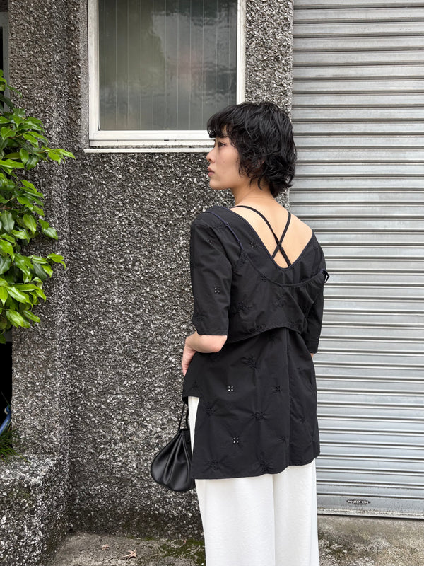 【 RIVER 】EMBROIDERED LAYERED TOP / Black