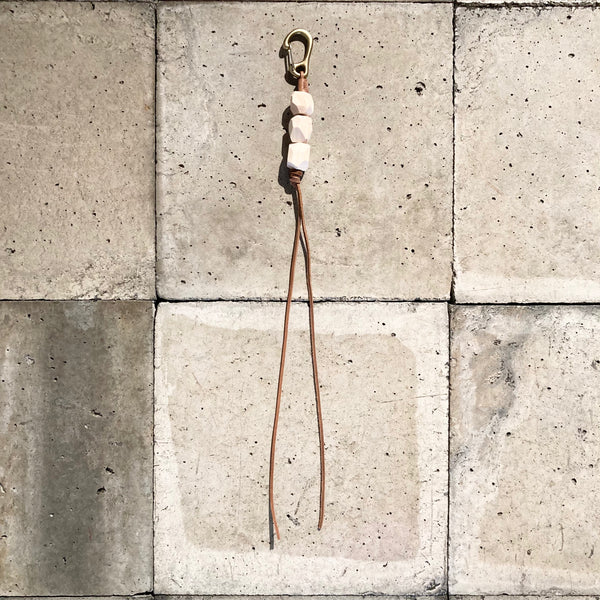 【hobo】GEOMETRIC WOOD BEADS KEY RING - with BRASS - / Camel