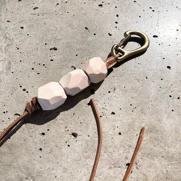 【hobo】GEOMETRIC WOOD BEADS KEY RING - with BRASS - / Camel