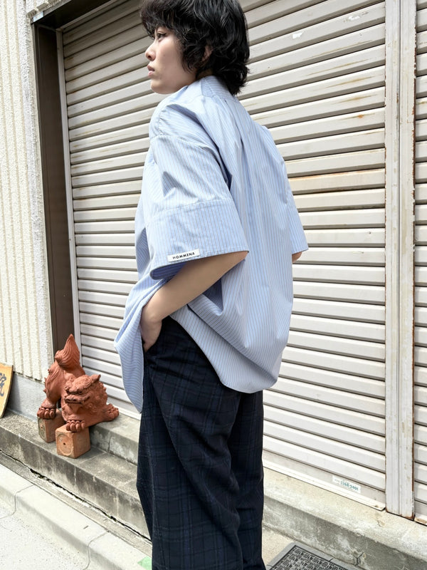 【 HOMMENA 】NO COLLAR HALF SLEEVES SHIRT / Blue Stripe