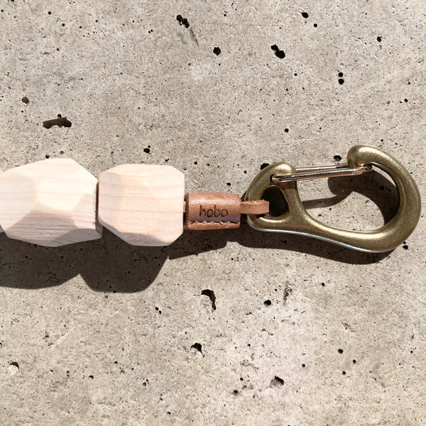 【hobo】GEOMETRIC WOOD BEADS KEY RING - with BRASS - / Camel