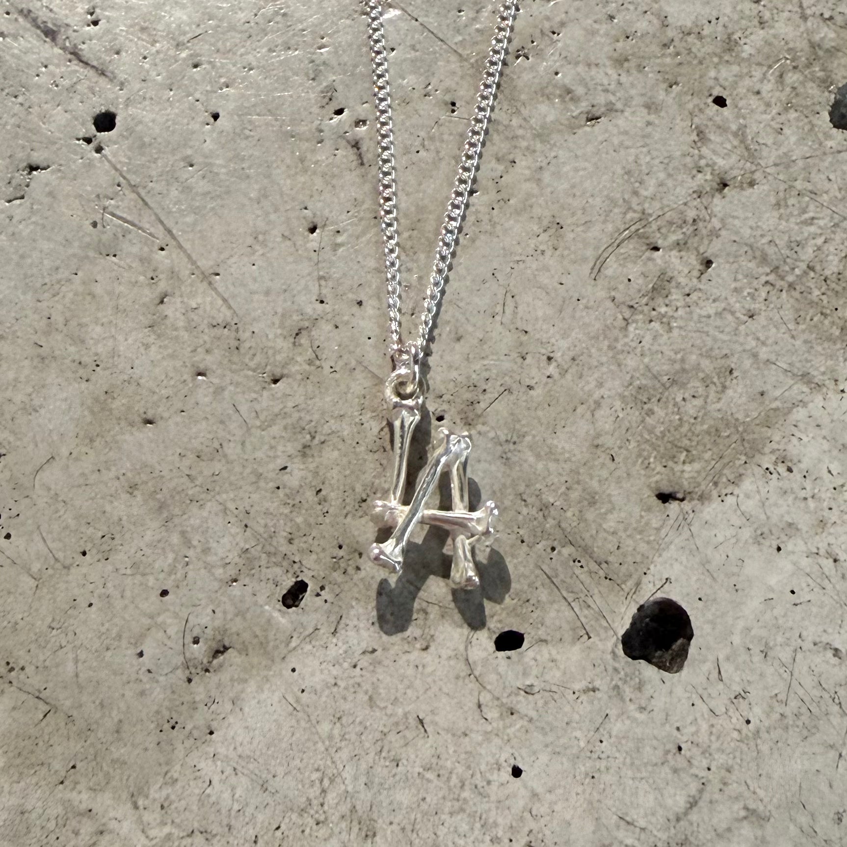 END CUSTOM JEWELLERS】BONE SHAPED 