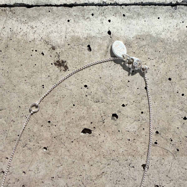 【END CUSTOM JEWELLERS】BONE SHAPED " NY " NACKLACE / Silver