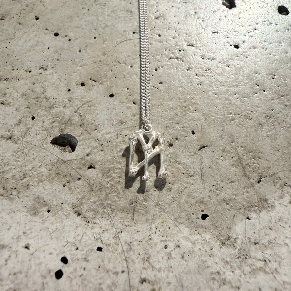 【END CUSTOM JEWELLERS】BONE SHAPED " NY " NACKLACE / Silver