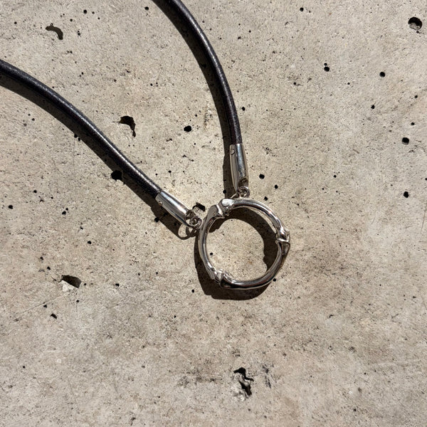 【END CUSTOM JEWELLERS】BONE SHAPED EYEGLASSES HOLDER NECKLACE  / Silver × Black