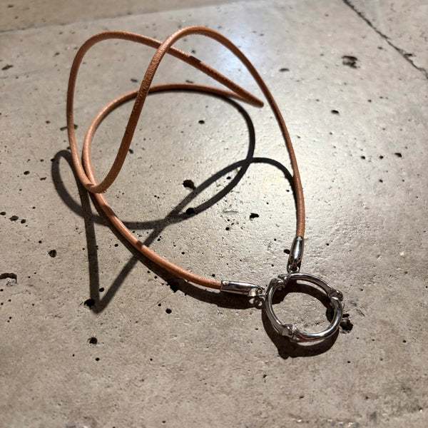 【END CUSTOM JEWELLERS】BONE SHAPED EYEGLASSES HOLDER NECKLACE  / Silver × Beige