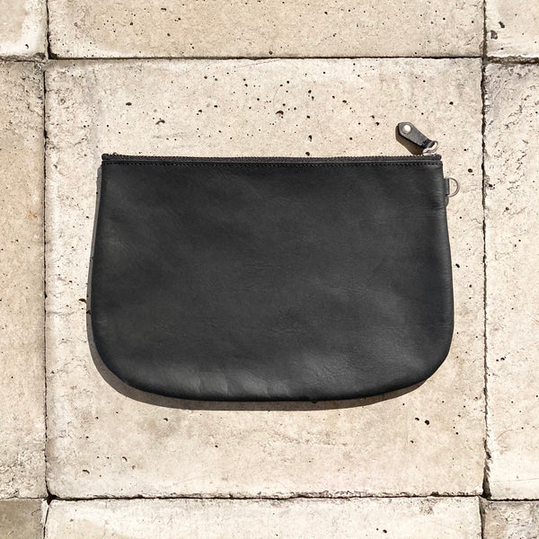 【hobo】UTILITY CASE L  -COW LEATHER- / Black