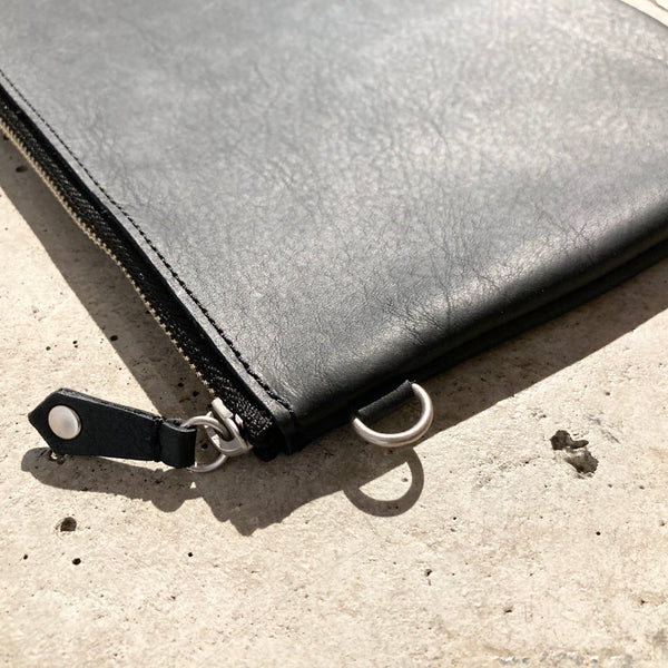 【hobo】UTILITY CASE L  -COW LEATHER- / Black