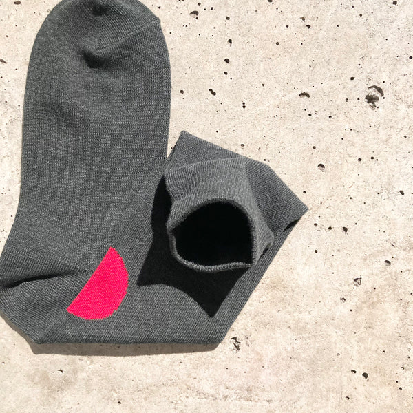 【 BLUE BLUE JAPAN 】JAPAN FLAG BACK STYLE SOCKS / Charcoal
