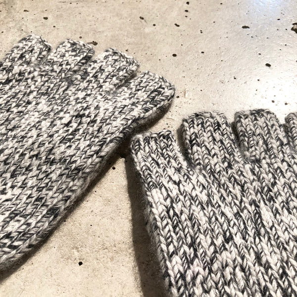 【 PICEA / ピセア 】GLOVES / Black × White
