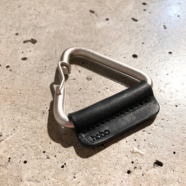 【hobo】TRIANGLE KEY RING - with HORSE LETHER - / Black