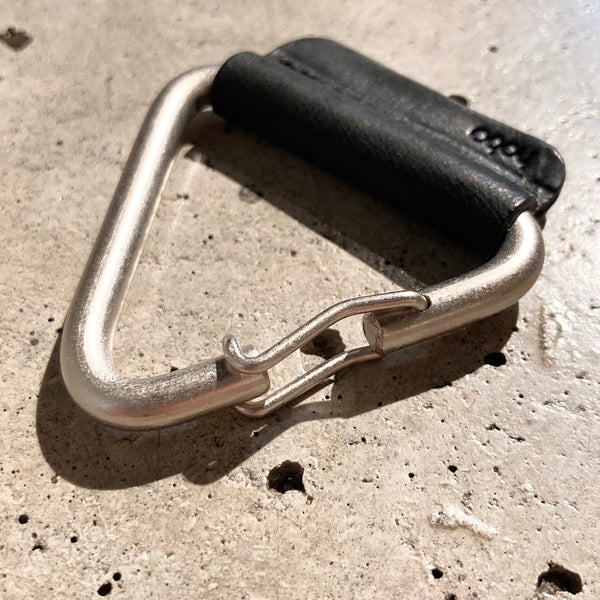 【hobo】TRIANGLE KEY RING - with HORSE LETHER - / Black