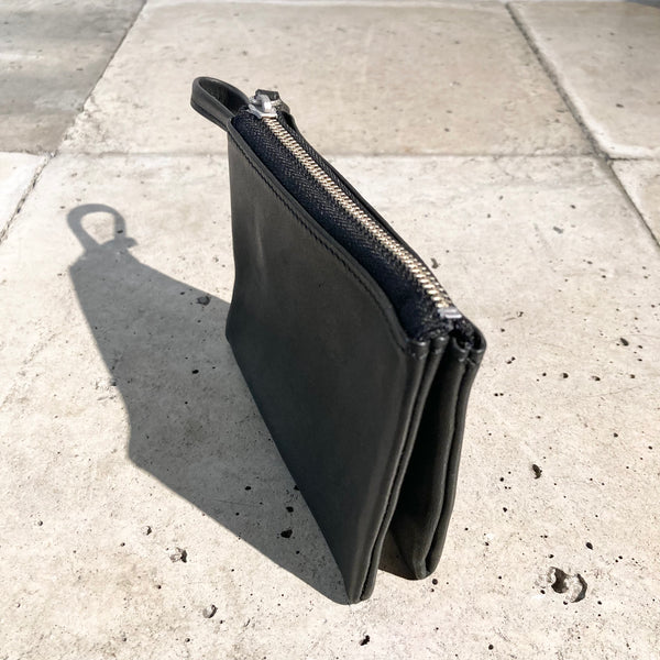 【hobo】PARTITION ZIP MINI POUCH - HORSE LEATHER - / Black